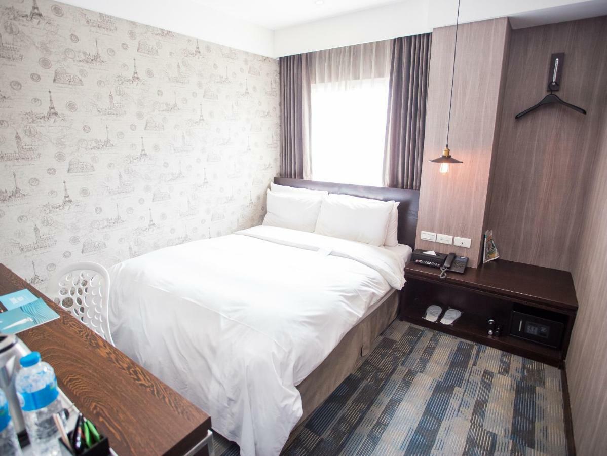 Khan Hotel Каосюн Екстериор снимка