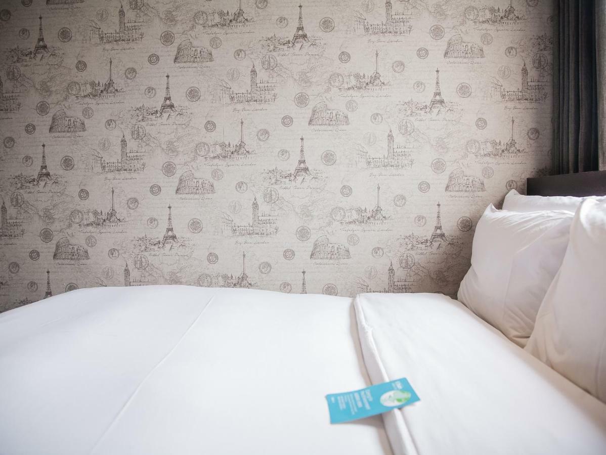 Khan Hotel Каосюн Екстериор снимка