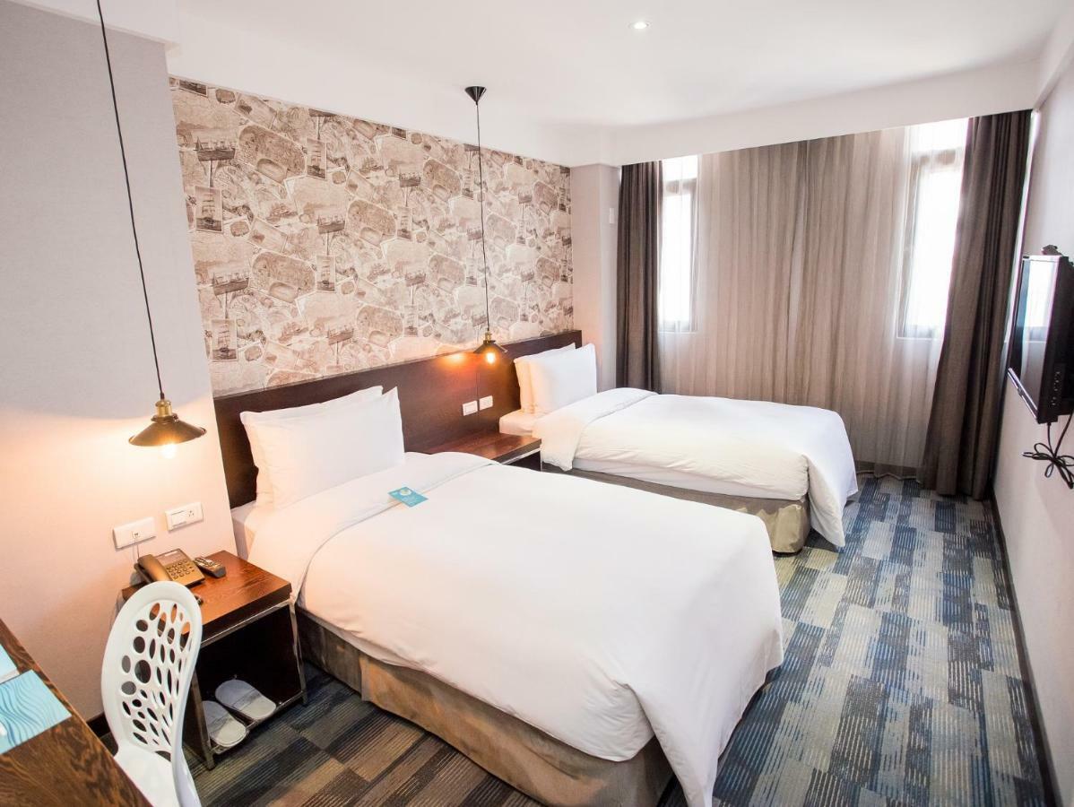 Khan Hotel Каосюн Екстериор снимка
