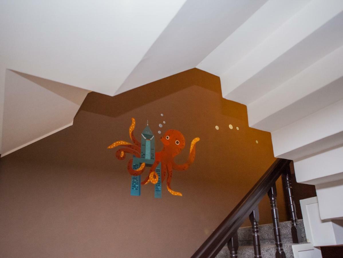 Khan Hotel Каосюн Екстериор снимка