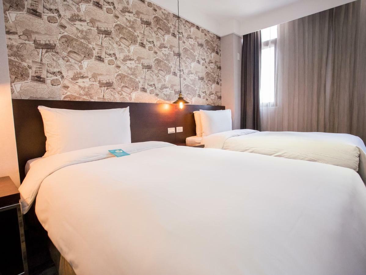 Khan Hotel Каосюн Екстериор снимка
