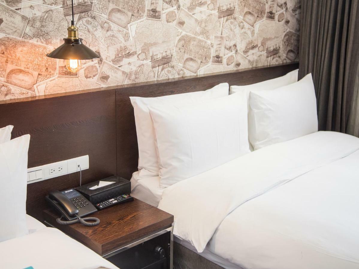 Khan Hotel Каосюн Екстериор снимка