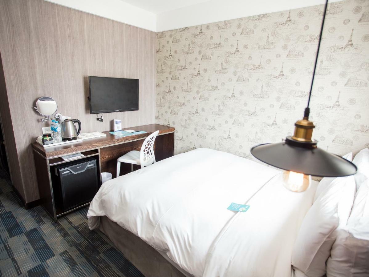 Khan Hotel Каосюн Екстериор снимка